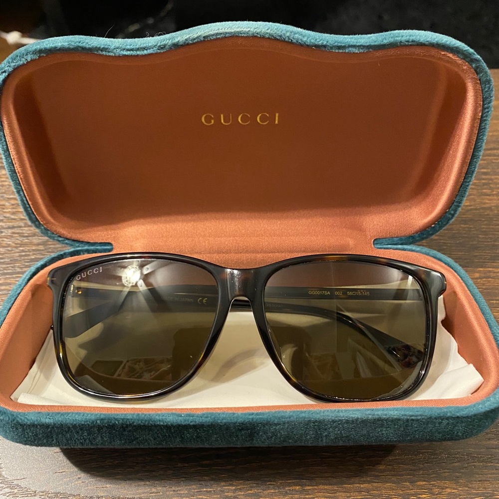 Gucci sun glaasses